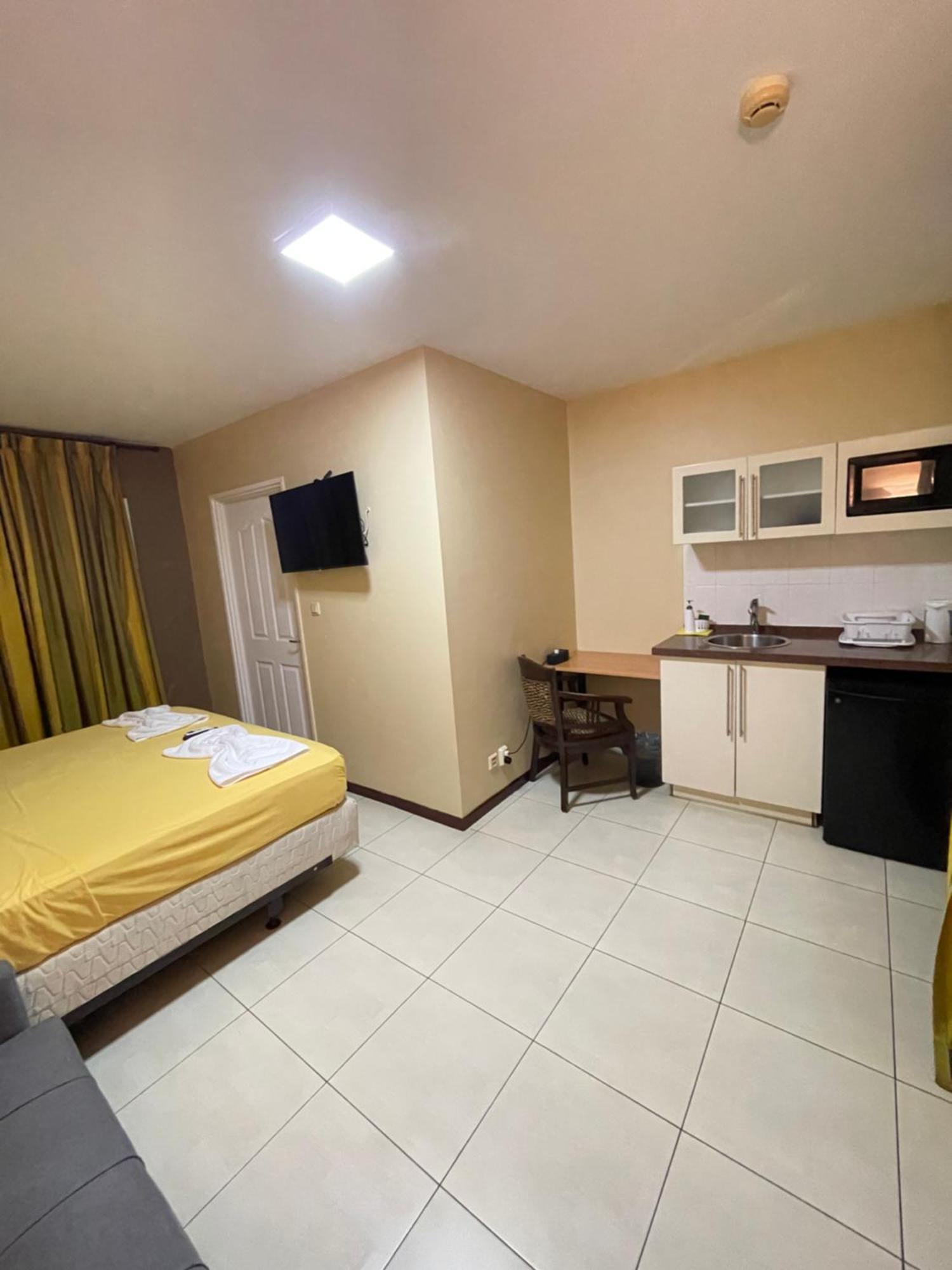 101 Suites باراماريبو المظهر الخارجي الصورة