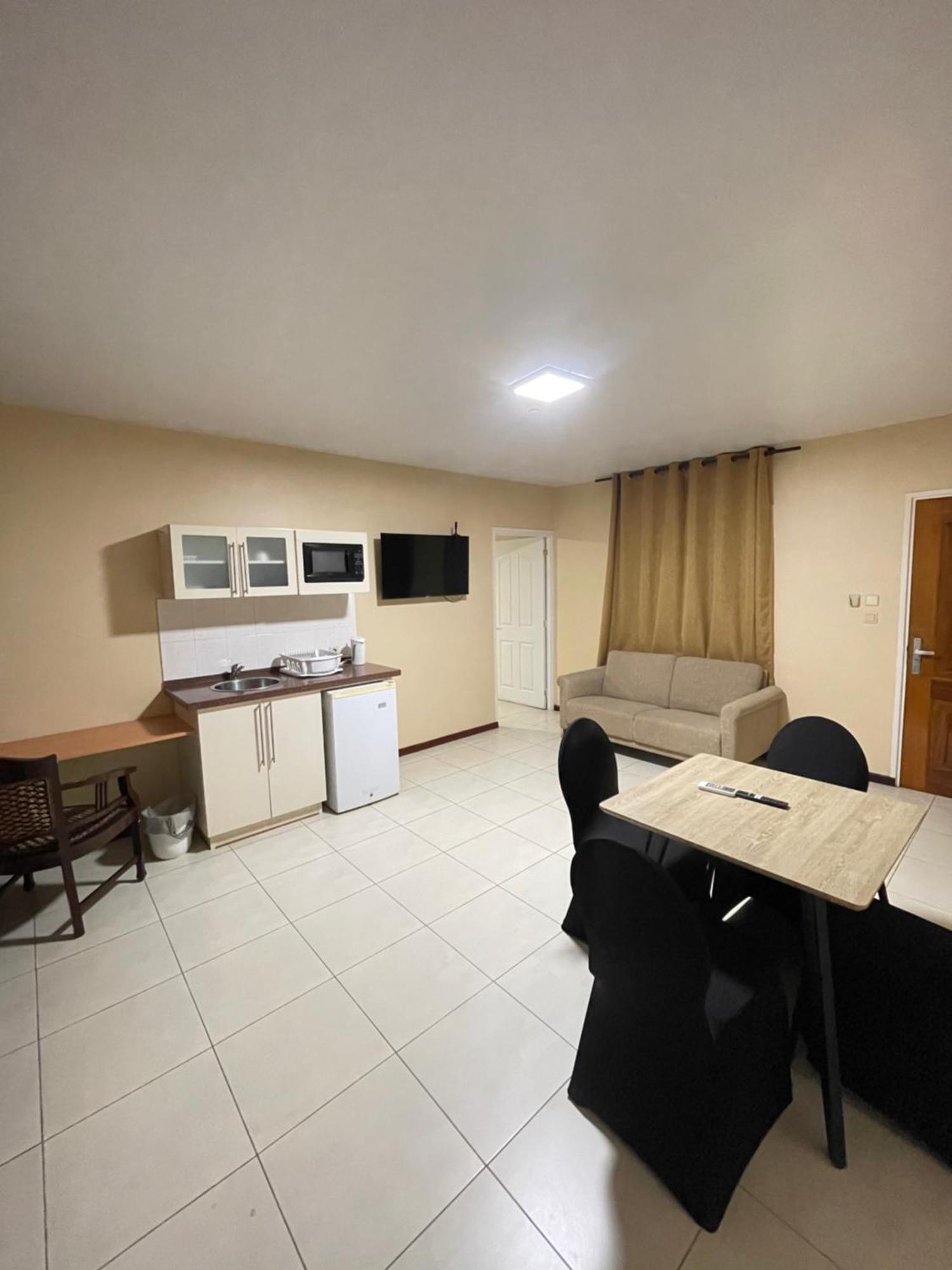 101 Suites باراماريبو المظهر الخارجي الصورة